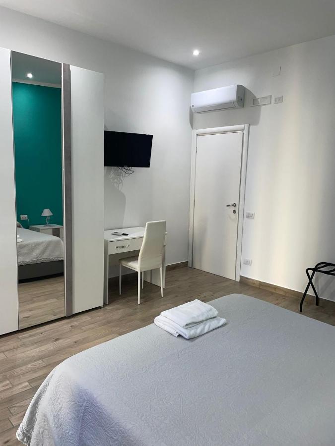 Dormire A Napoli Centro Holiday House Casa Vacanza Nápoles Exterior foto