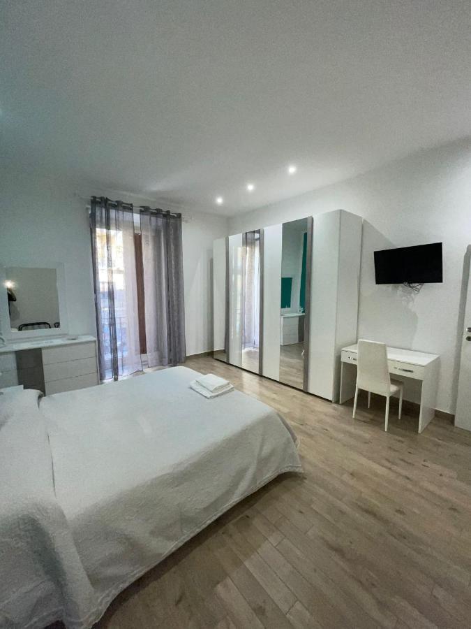 Dormire A Napoli Centro Holiday House Casa Vacanza Nápoles Exterior foto